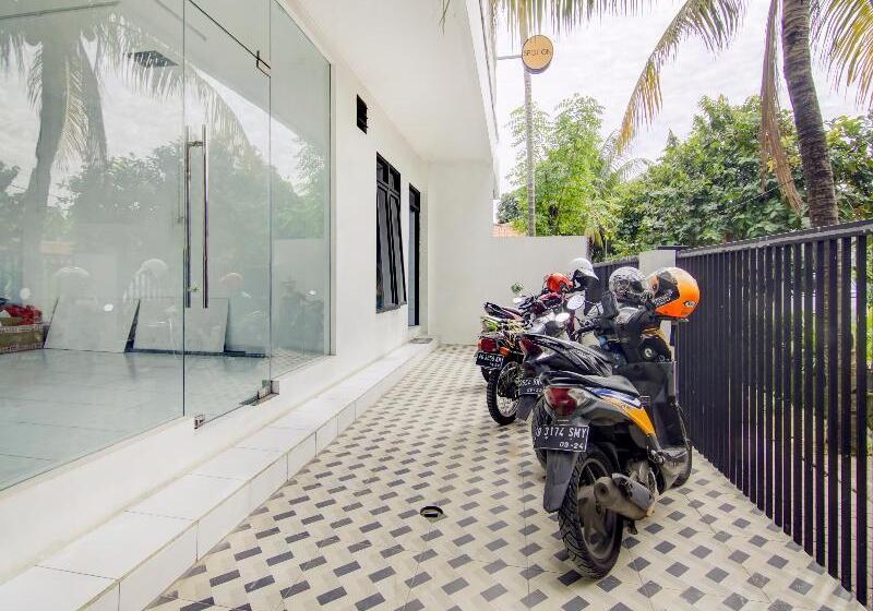 בית מלון כפרי Spot On 90152 Garuda Bima Residence Syariah