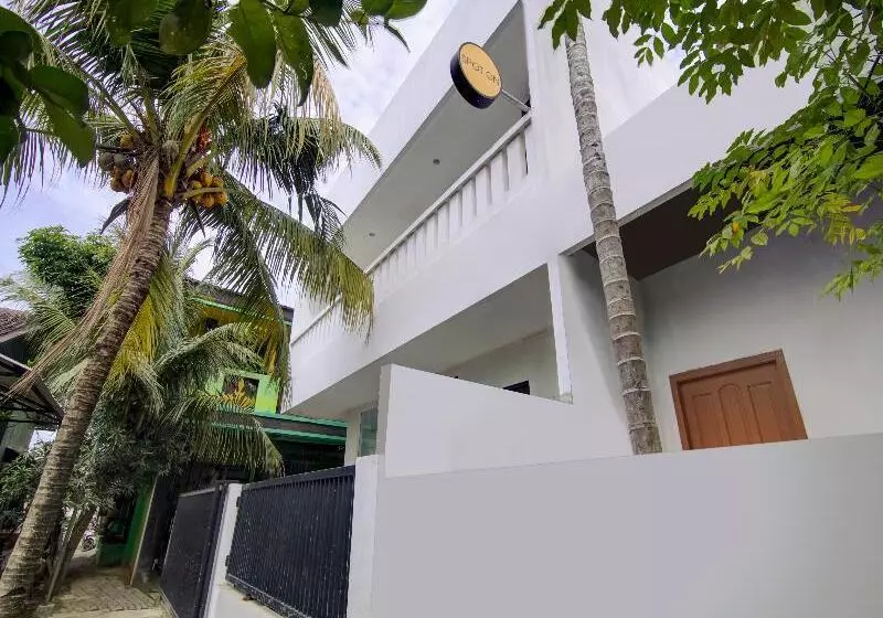 هتل Spot On 90152 Garuda Bima Residence Syariah
