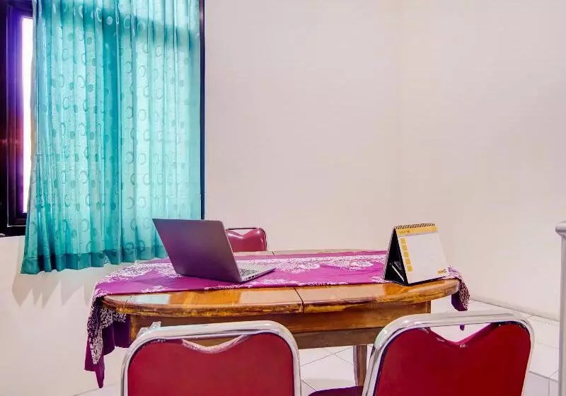 هتل Spot On 90152 Garuda Bima Residence Syariah