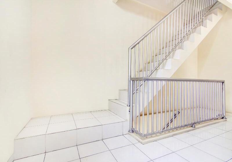 בית מלון כפרי Spot On 90152 Garuda Bima Residence Syariah