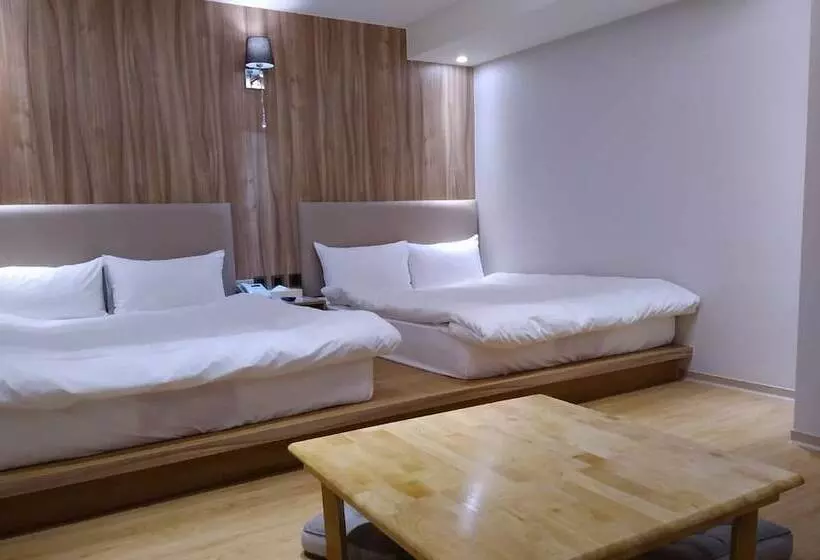 هاستل Michi Hotel   Luodong