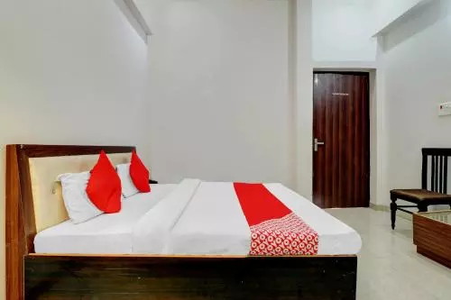 Hotelli Oyo 72429 New Abhinandan