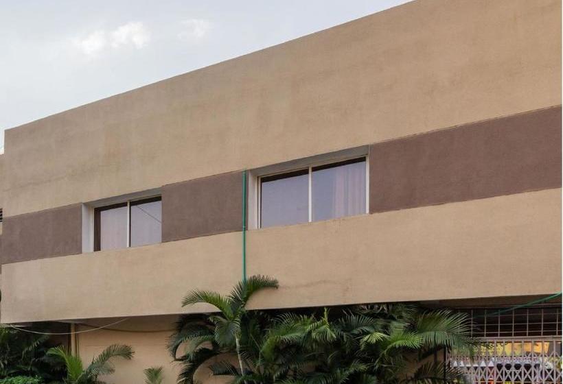 בית מלון כפרי Oyo 76185 A S Regency