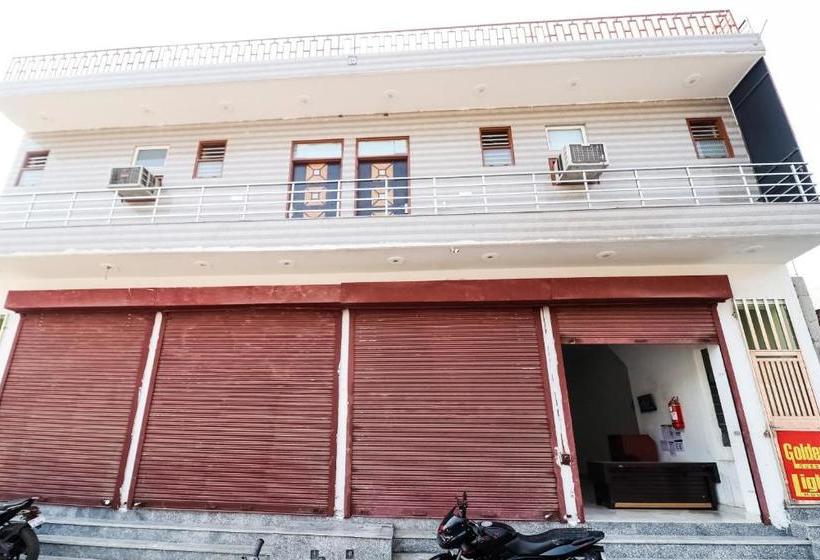 Hotel Spot On 76550 Golden Light