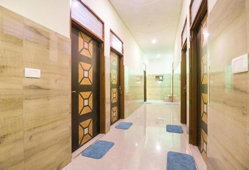 Hotel Spot On 76550 Golden Light