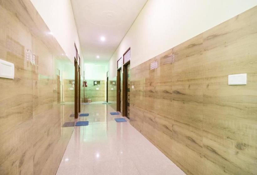 Hotel Spot On 76550 Golden Light