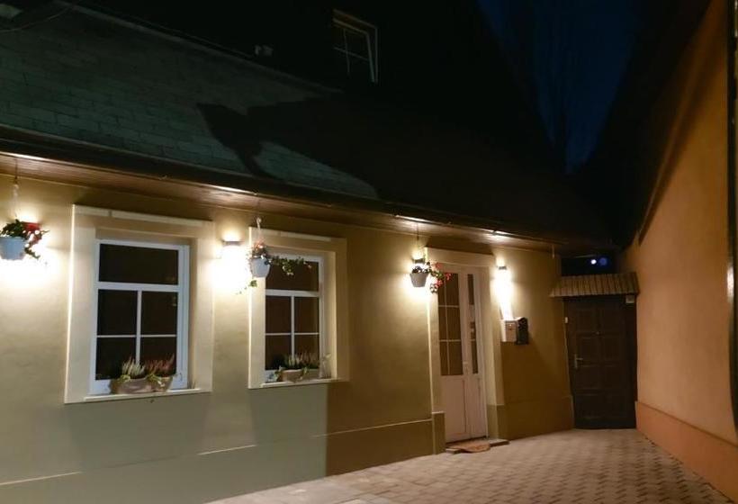 פנסיון Na Hradbách