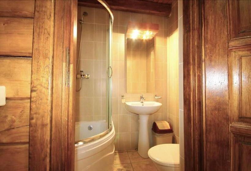 فندق صغير Skelia