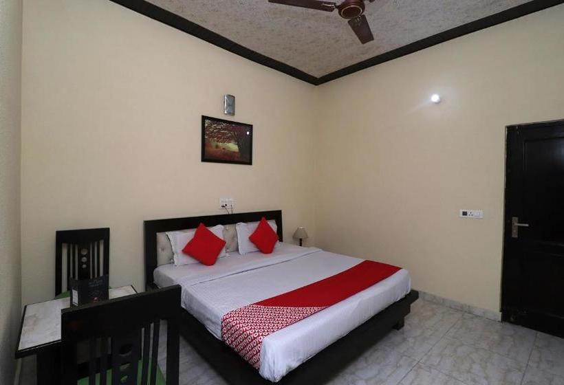 בית מלון כפרי Oyo 37459 Sanaya