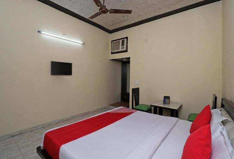 בית מלון כפרי Oyo 37459 Sanaya