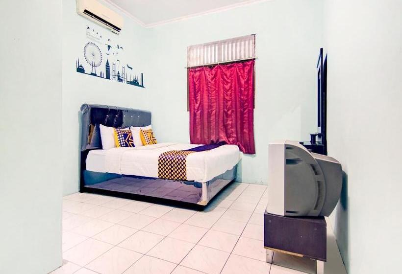 בית מלון כפרי Spot On 3979 Wisma Purimas Syariah