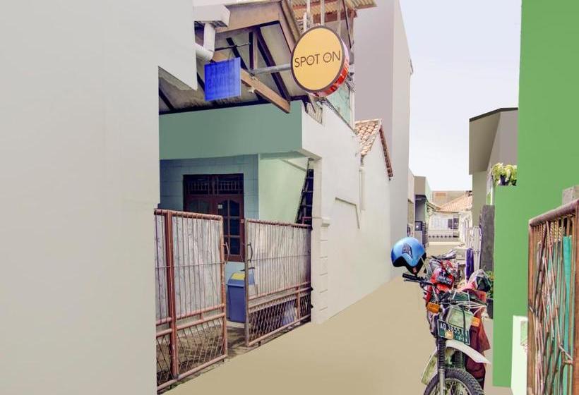 בית מלון כפרי Spot On 3979 Wisma Purimas Syariah