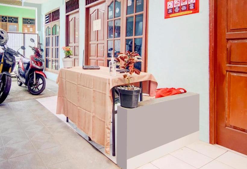 בית מלון כפרי Spot On 3979 Wisma Purimas Syariah