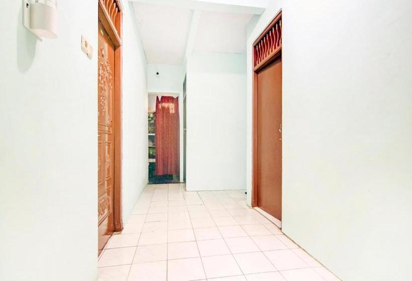 בית מלון כפרי Spot On 3979 Wisma Purimas Syariah