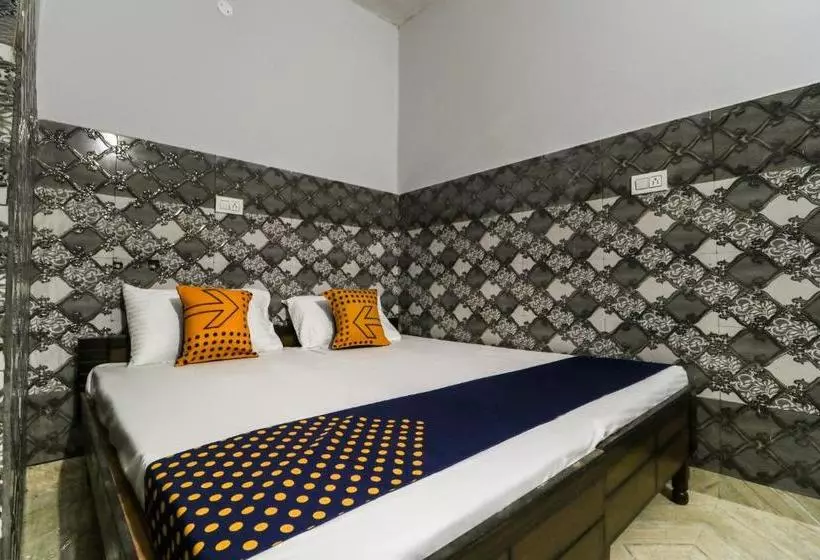 ホテル Spot On 63191 Preet Guest House