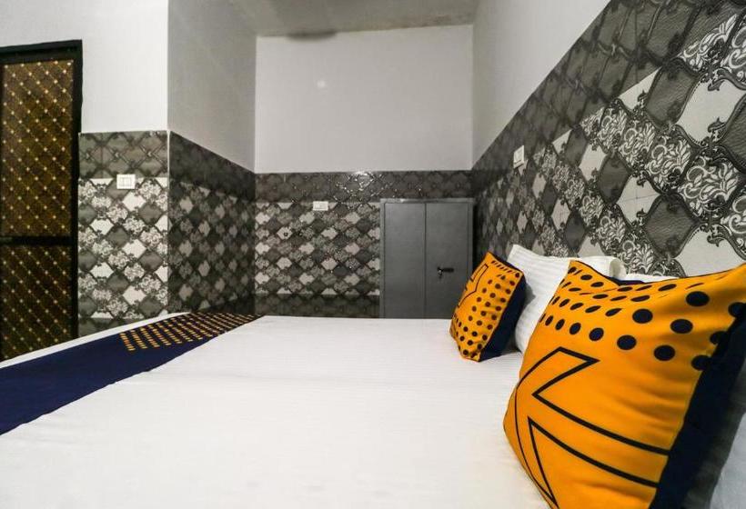 Hotelli Spot On 63191 Preet Guest House