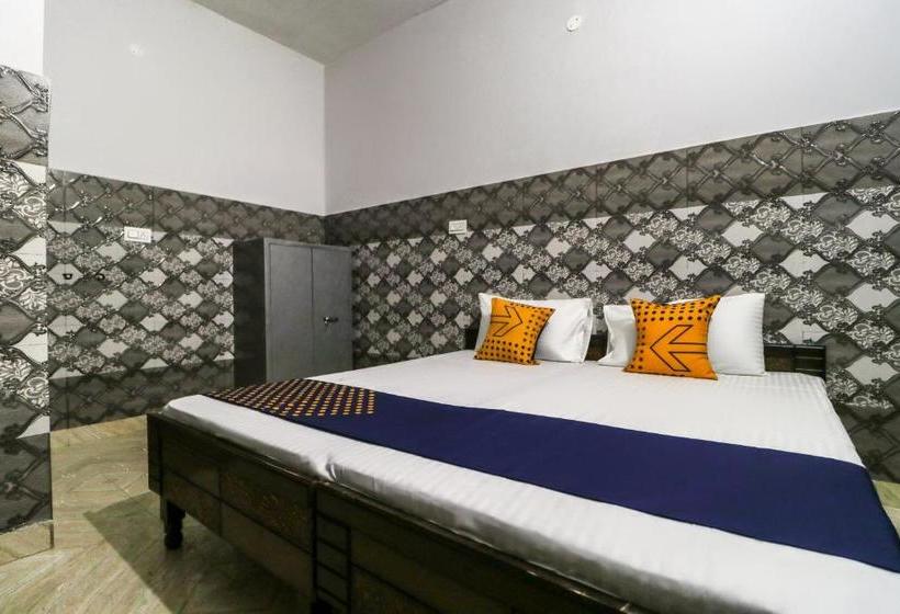 Hotelli Spot On 63191 Preet Guest House