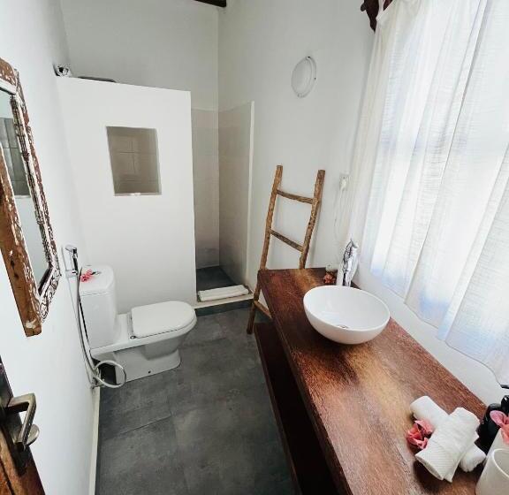 פנסיון Miti Beach Bungalows