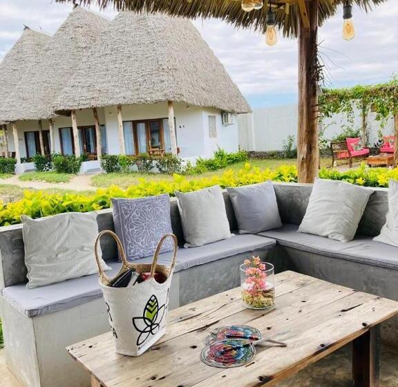 פנסיון Miti Beach Bungalows