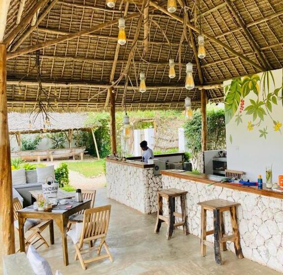 פנסיון Miti Beach Bungalows