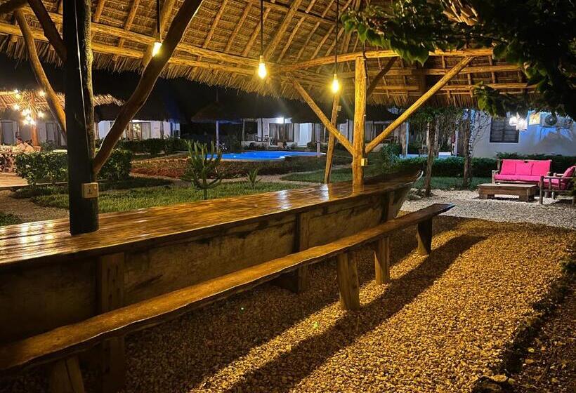 פנסיון Miti Beach Bungalows