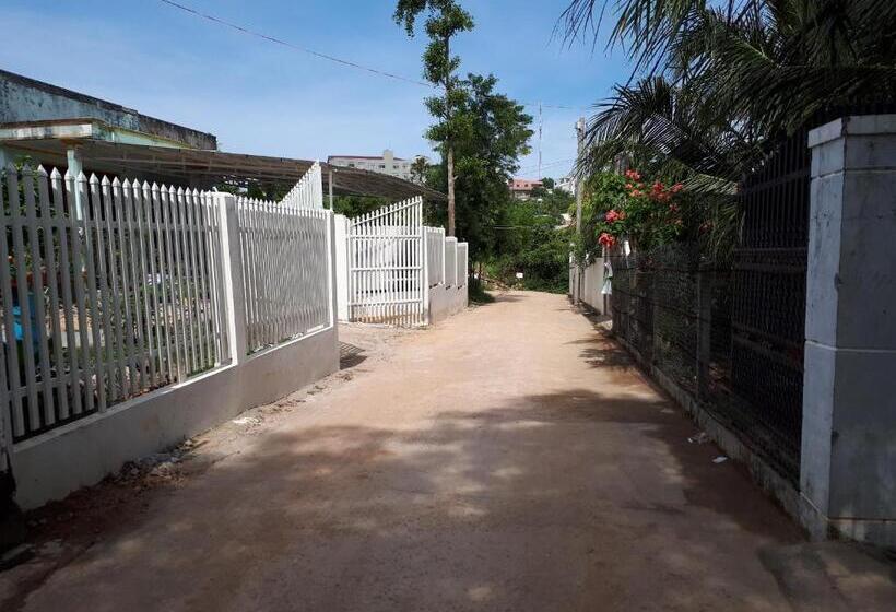 پانسیون ღ Orchid Guesthouse ღ 2 Minutes To The Beach & Night Market ღ