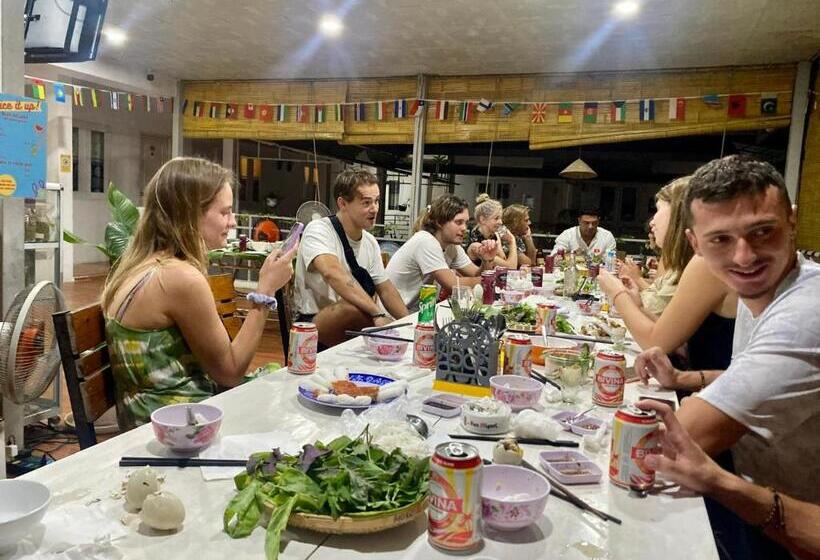 پانسیون ღ Orchid Guesthouse ღ 2 Minutes To The Beach & Night Market ღ