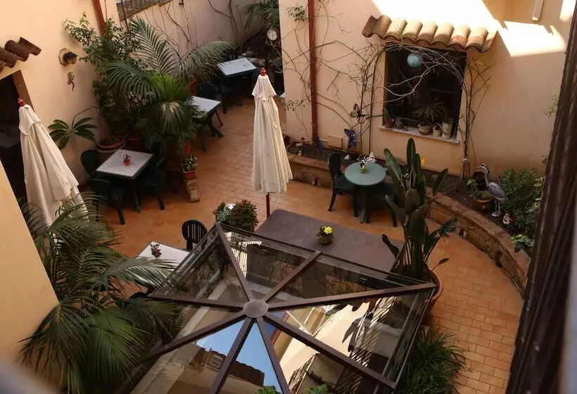 住宿加早餐  Art Lincoln