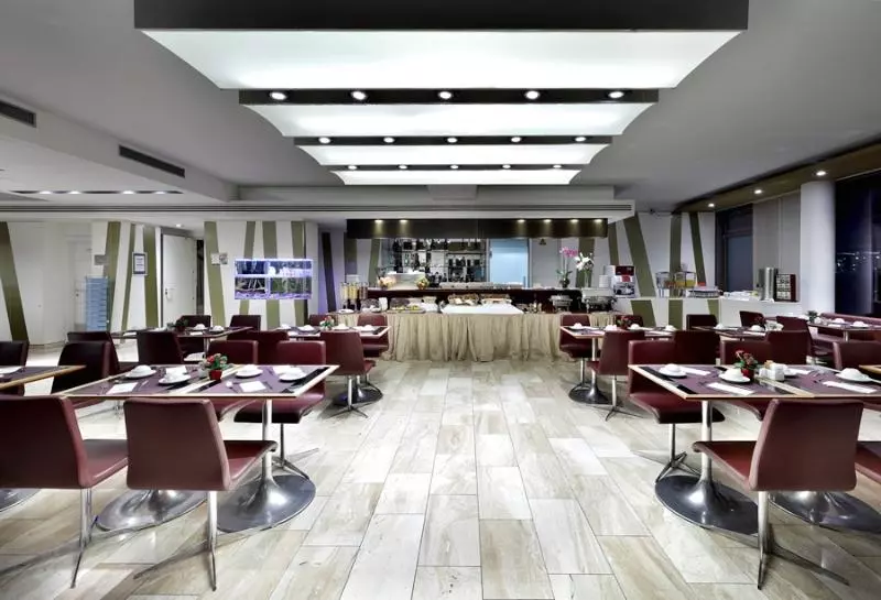 호텔 Eurostars Embassy