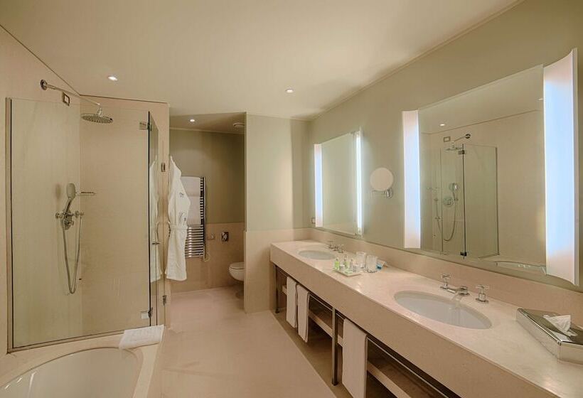 בית מלון כפרי NH Linate