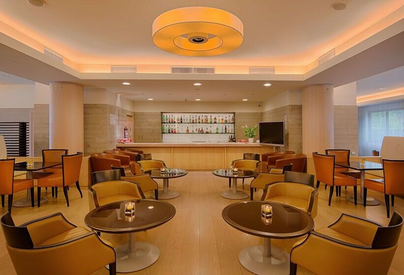 בית מלון כפרי NH Linate