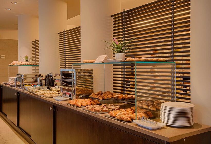 בית מלון כפרי NH Linate