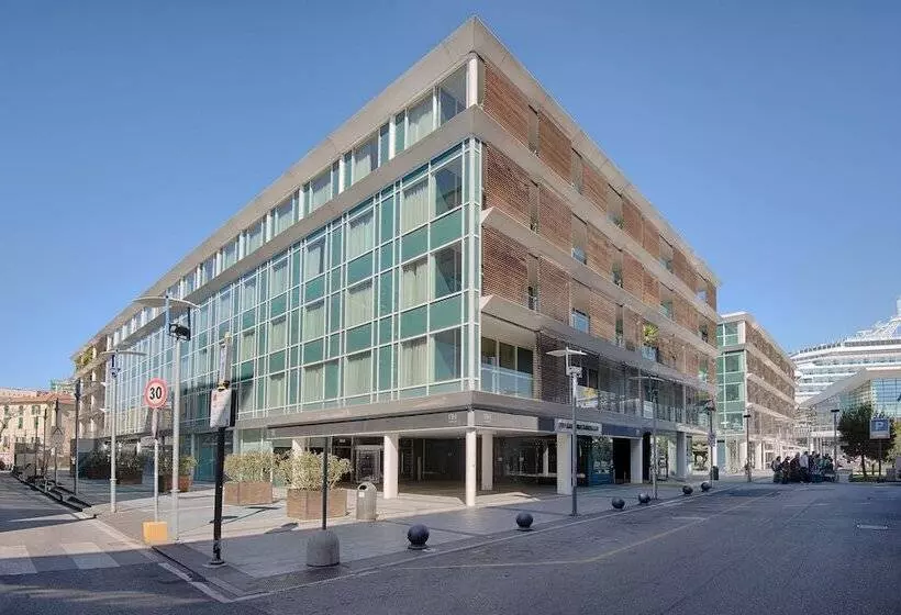 هتل NH Savona Darsena