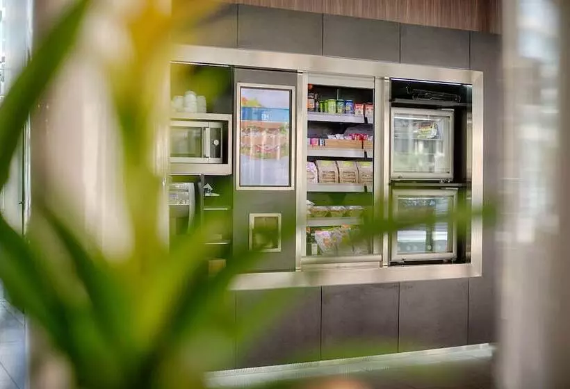 هتل NH Savona Darsena