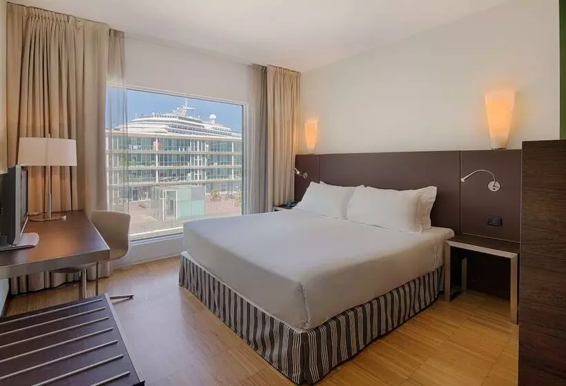 هتل NH Savona Darsena