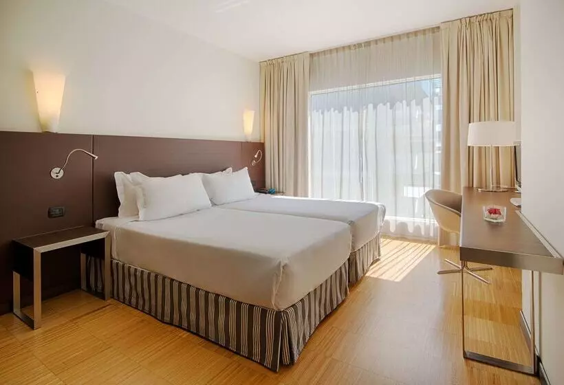 هتل NH Savona Darsena