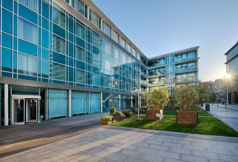 هتل NH Savona Darsena