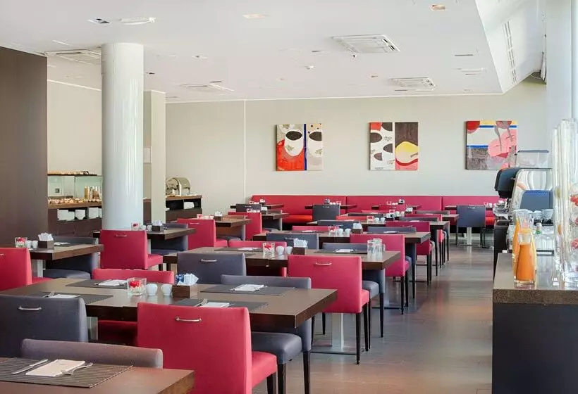 هتل NH Savona Darsena