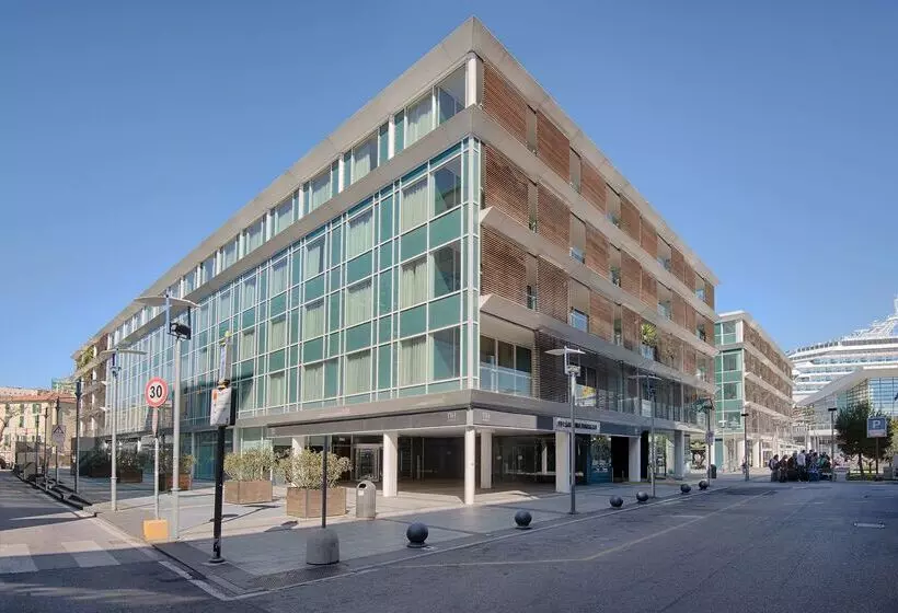 هتل NH Savona Darsena