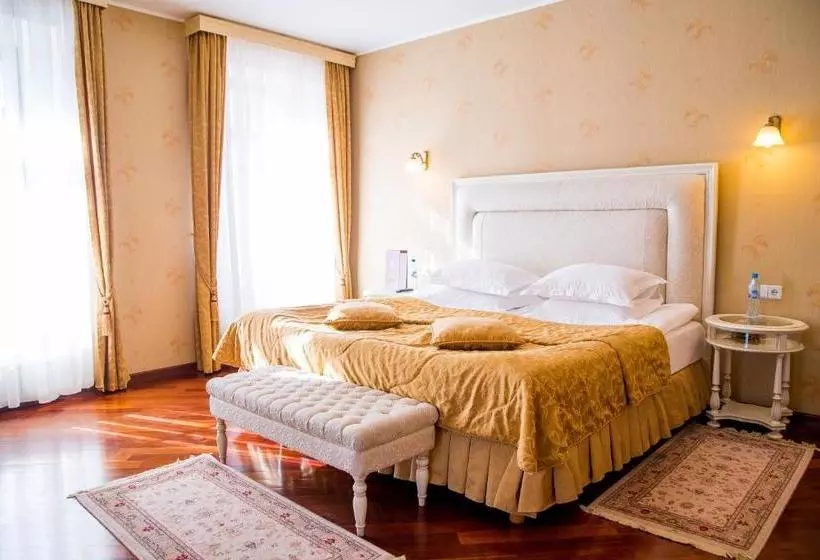 هتل Pushkarskaya Sloboda