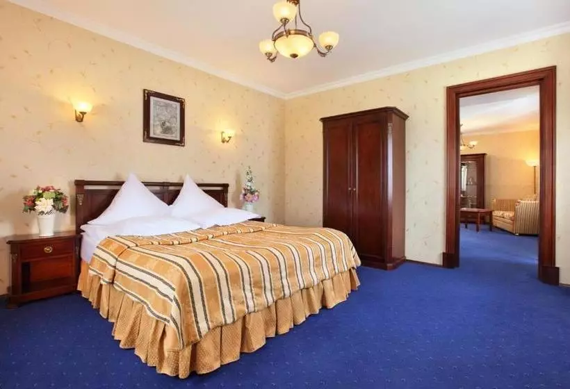 هتل Pushkarskaya Sloboda