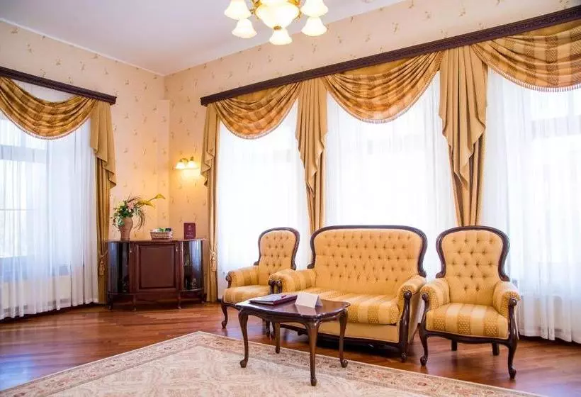 هتل Pushkarskaya Sloboda