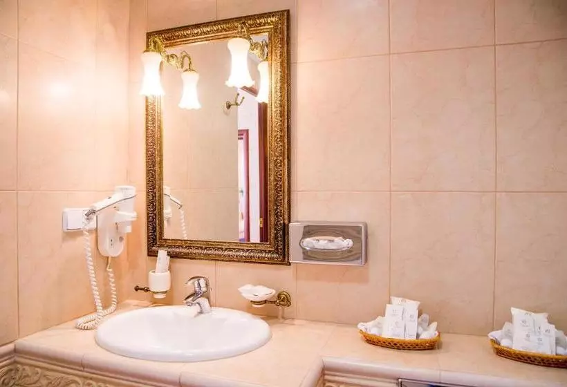 هتل Pushkarskaya Sloboda