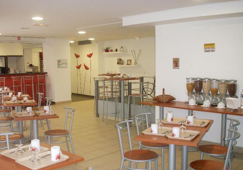 בית מלון כפרי Séjours & Affaires Paris Ivry