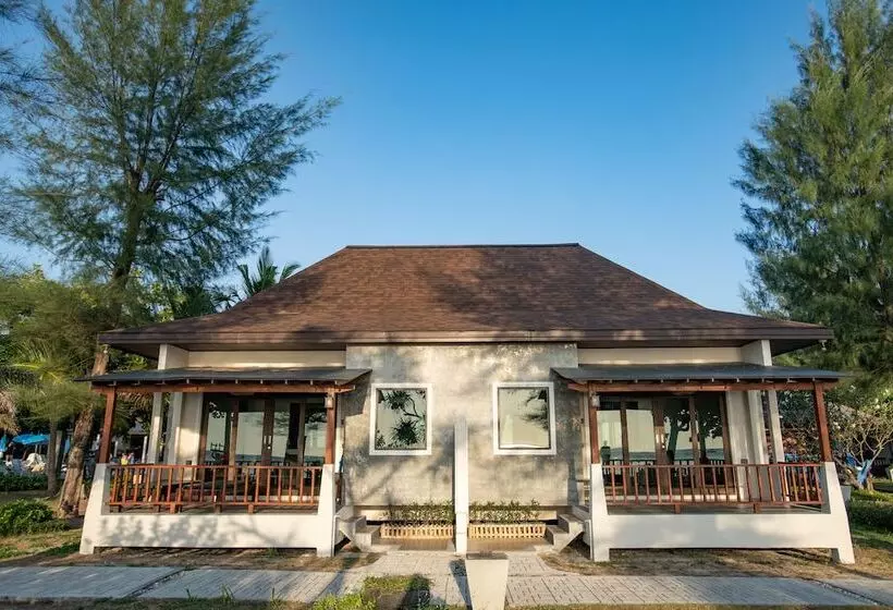 Отель Southern Lanta Resort