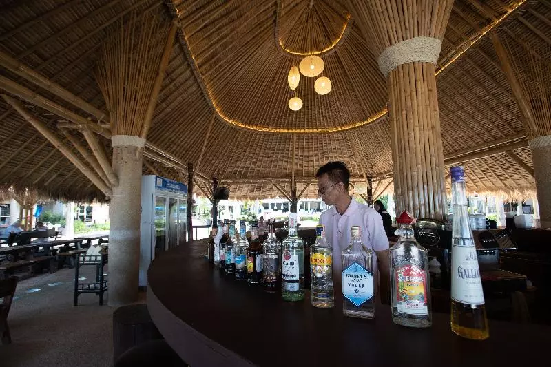 Отель Southern Lanta Resort