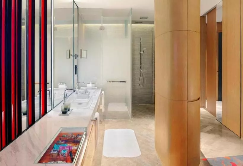 Otel W Shanghai  The Bund