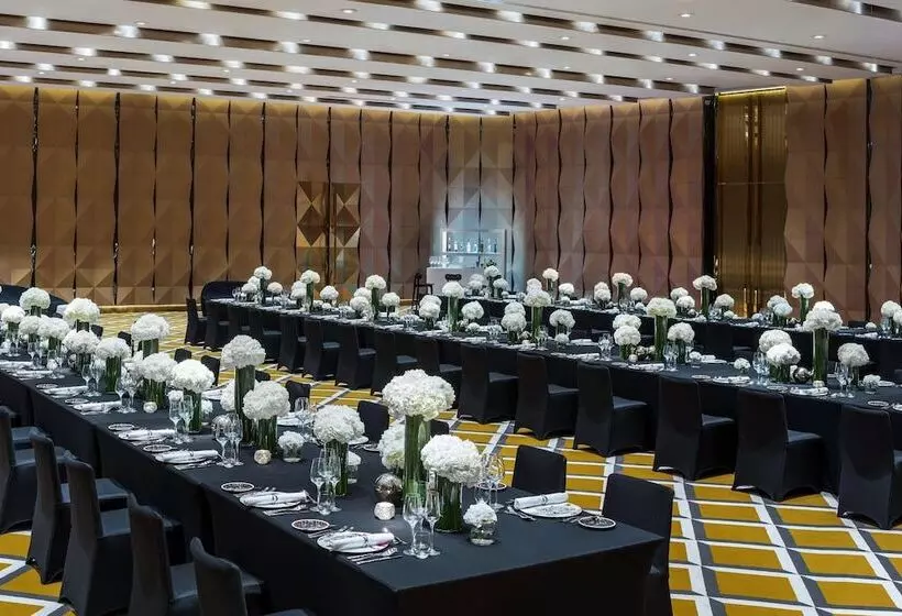 Otel W Shanghai  The Bund