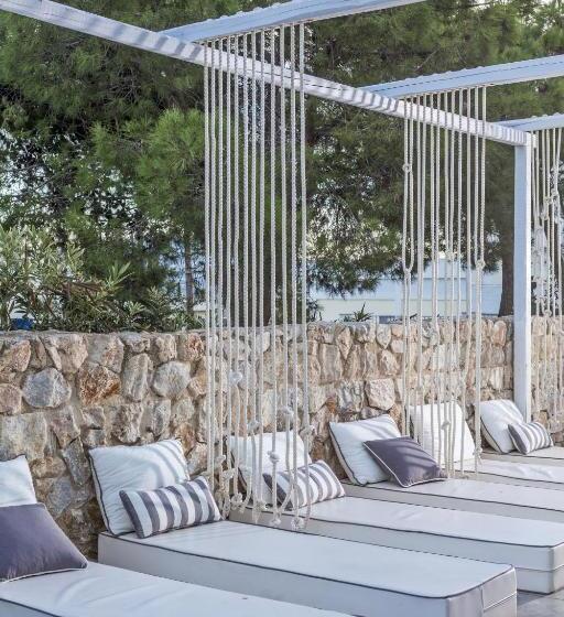 Loizos Stylish Residences