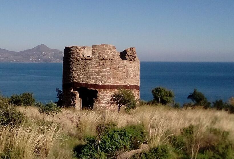 בית מלון כפרי Cavo Petra